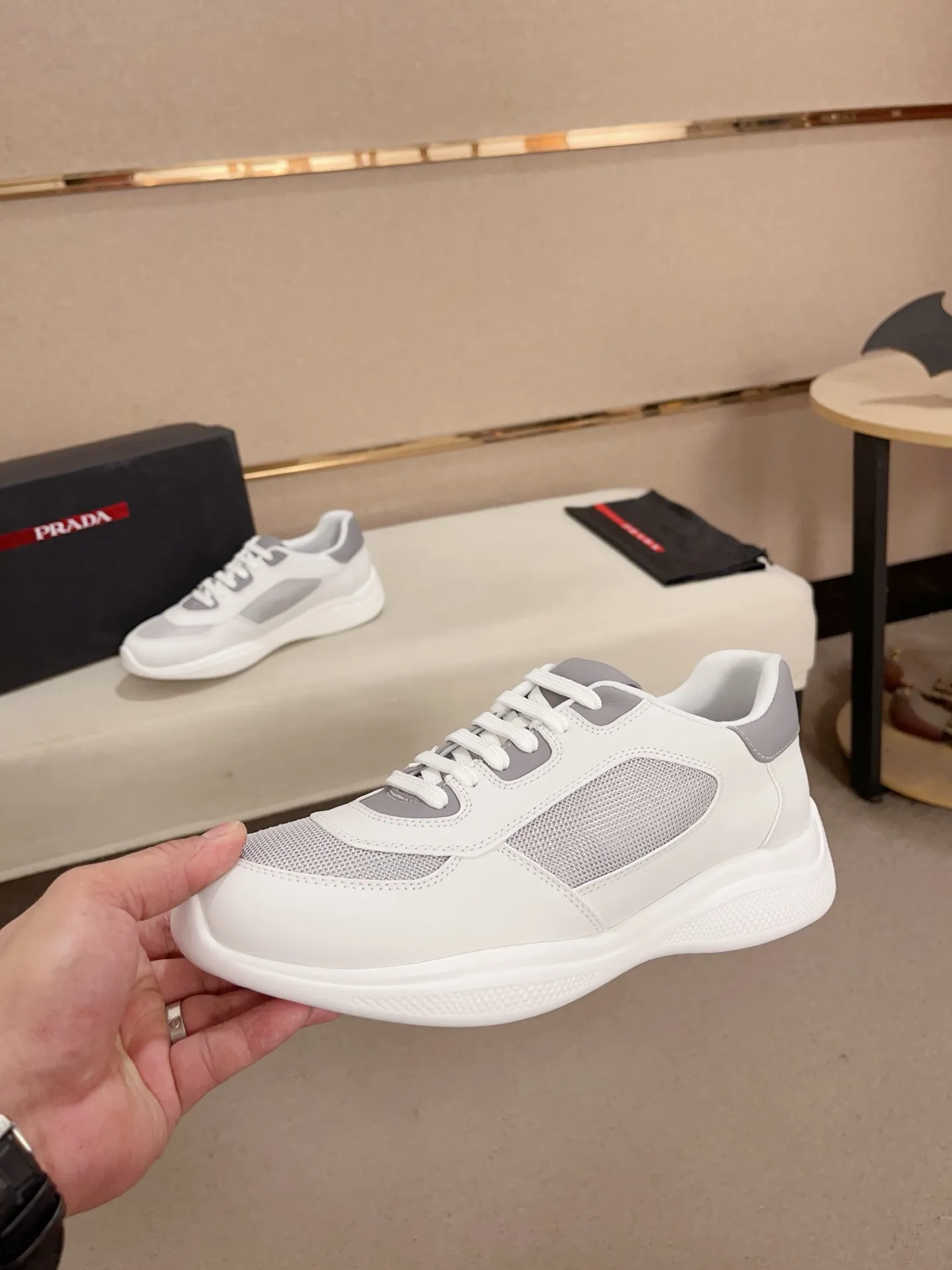 Men's shoes 💰 720💰 ✔️✔️✔️Top high version. High-quality new PRADA (Prada) counters are launched at the same time. The new men's shoes and 😘 fabrics are made of high-tech glue-making technology. Lining: Full cowhide lining. 👍🏿High-end☄️Open-molded non-slip rubber outsole, exquisite lines, simple and elegant, comfortable and high-end for leisure travel. Code number: 39 to 44 (can be customized 45-46-47, non-returnable)